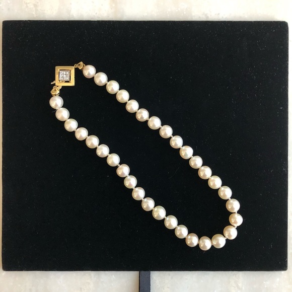 Vintage pearl necklace w/diamond clasp